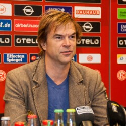 Die Toten Hosen (DTH) werden Ehrenmitglieder des Fußballvereins Fortuna Düsseldorf 1895 (F95)