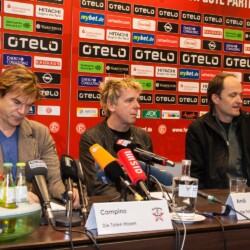 Die Toten Hosen (DTH) werden Ehrenmitglieder des Fußballvereins Fortuna Düsseldorf 1895 (F95)