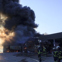 Brand einer Lagerhalle in Brock