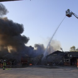 Brand einer Lagerhalle in Brock