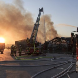 Brand einer Lagerhalle in Brock